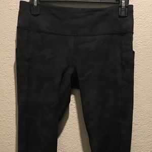 Lululemon Black/Grey Camo Crop Leggings